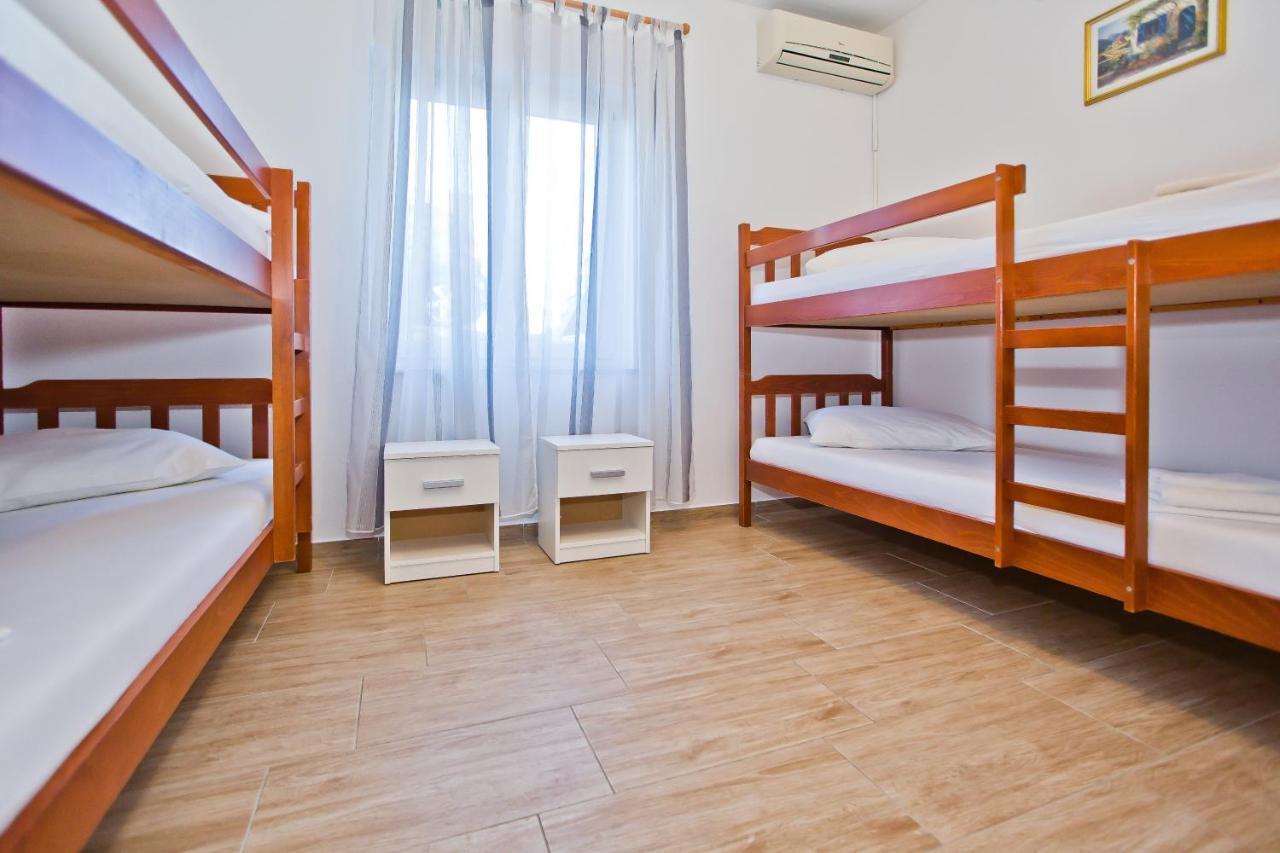 Luka'S Lodge Guesthouse & Hostel Hvar Town Exterior foto