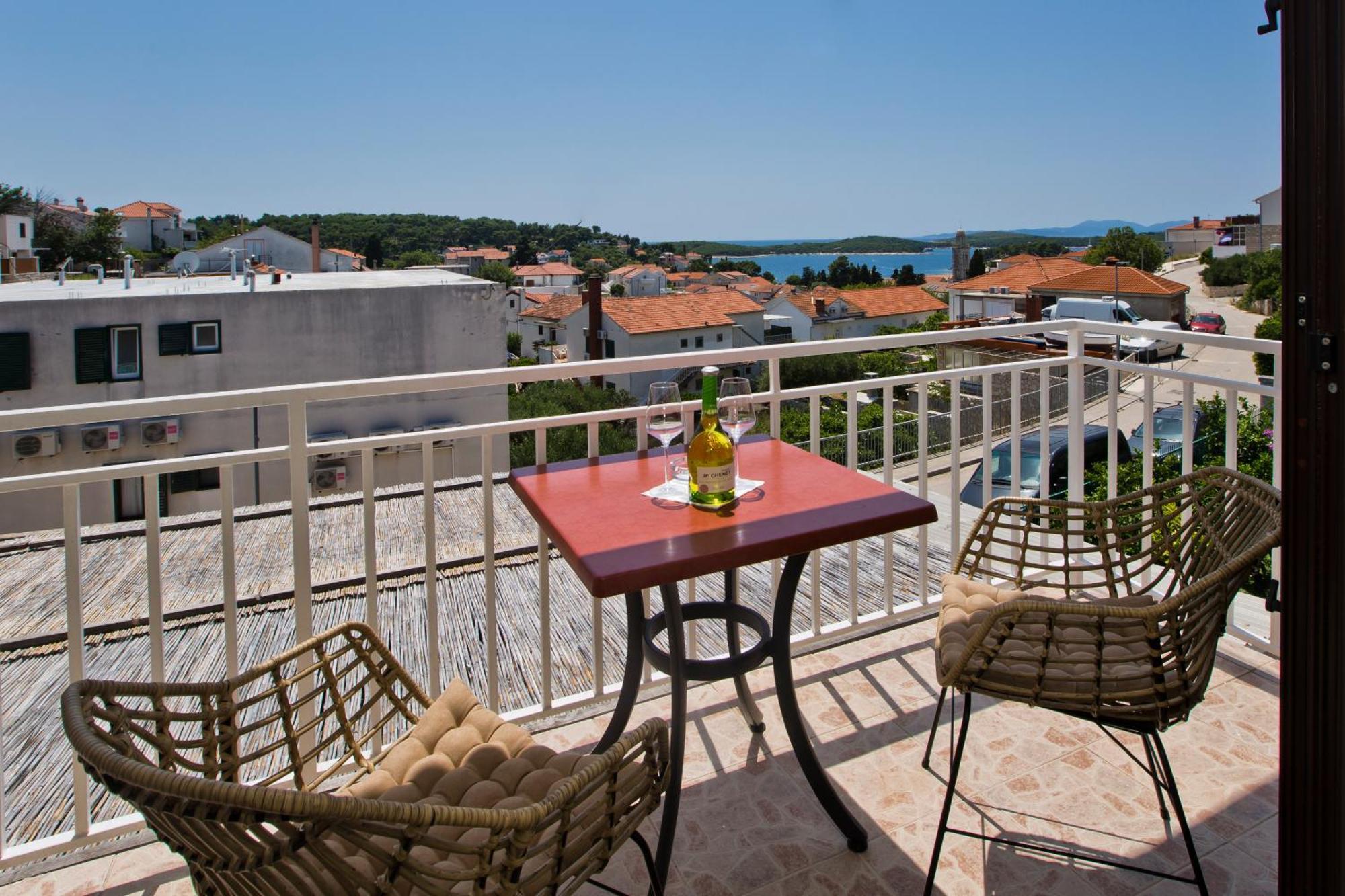 Luka'S Lodge Guesthouse & Hostel Hvar Town Exterior foto